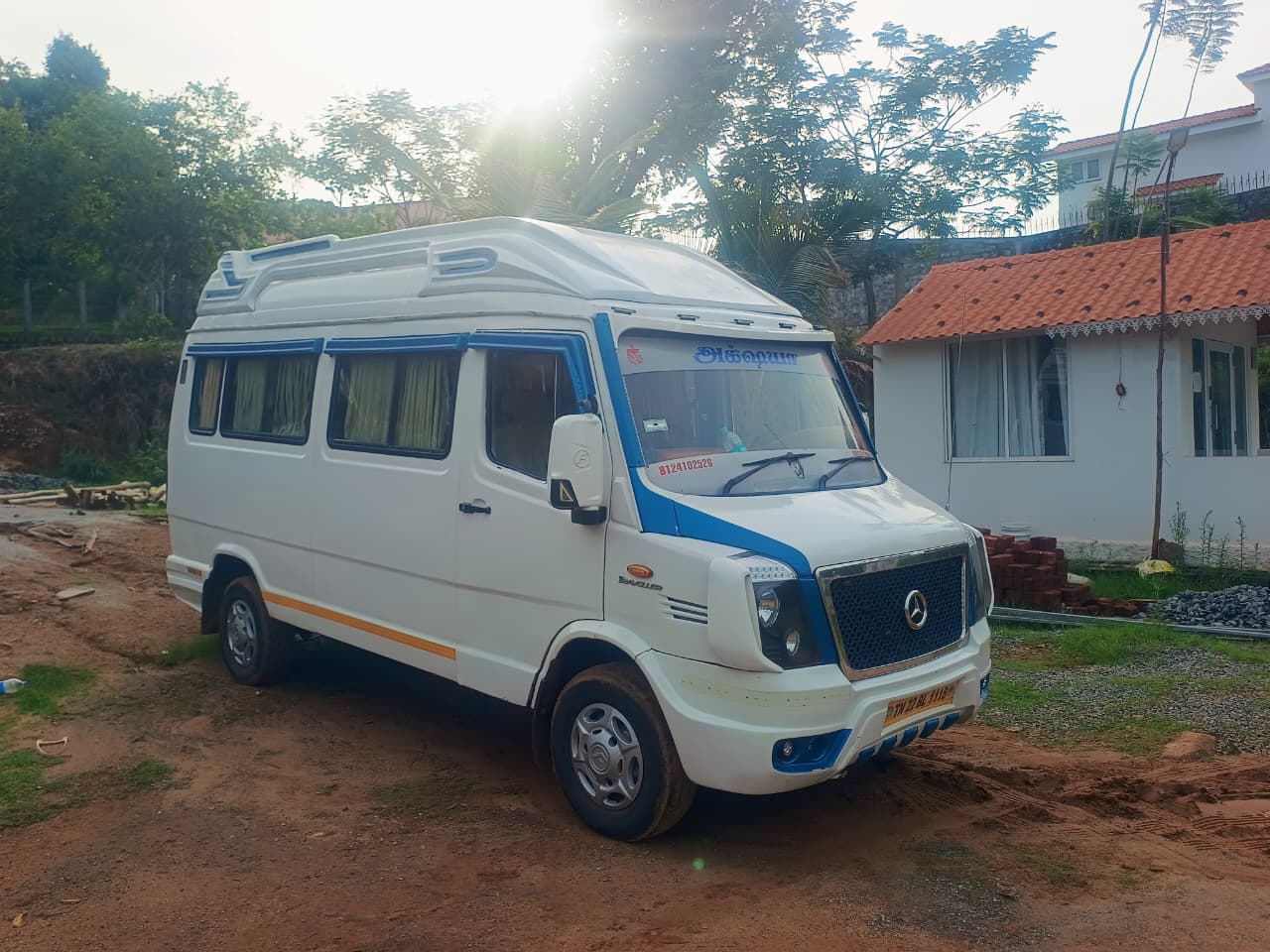 Grand Tourer 25 Seater